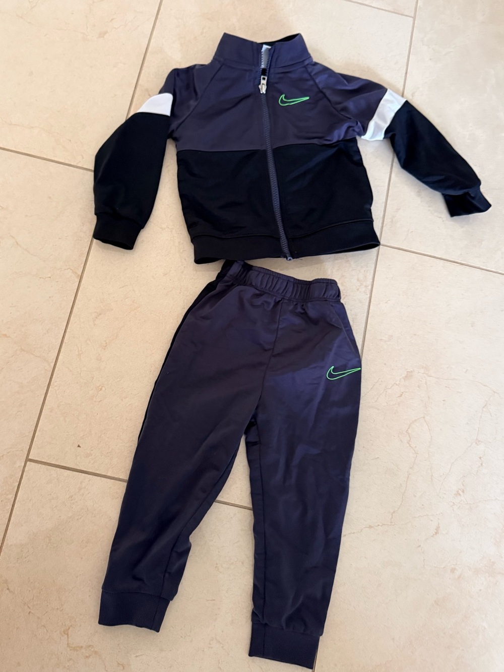 Toddler Nike set
